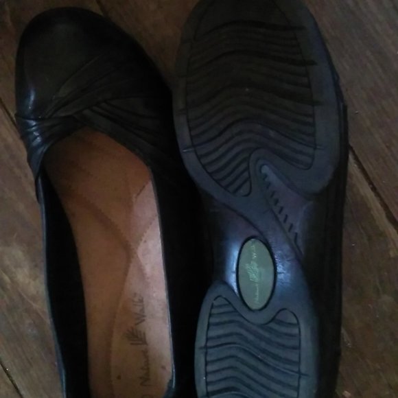 shoes - Picture 3 of 4